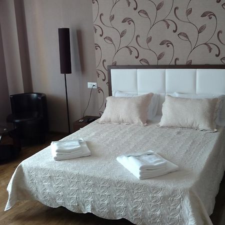 טביליסי Hotel Stal+ מראה חיצוני תמונה