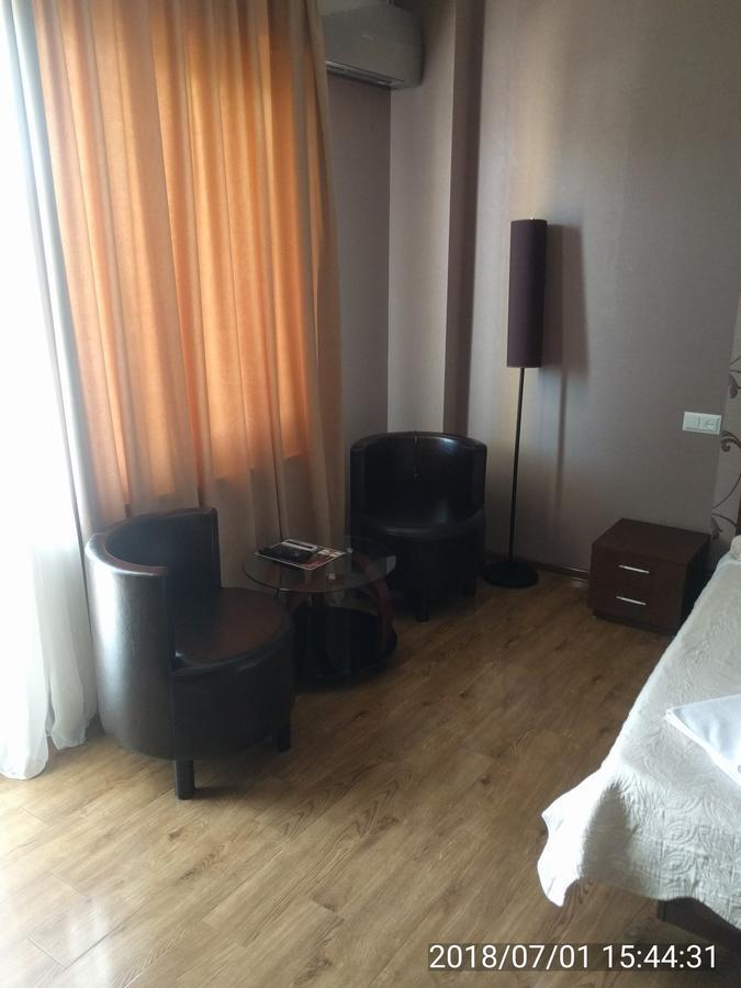 טביליסי Hotel Stal+ מראה חיצוני תמונה