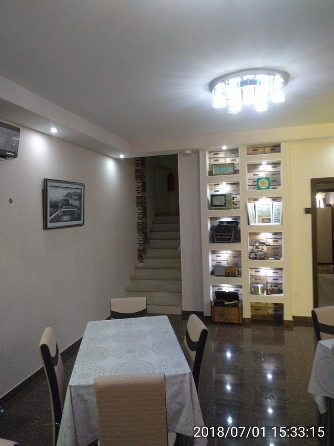 טביליסי Hotel Stal+ מראה חיצוני תמונה